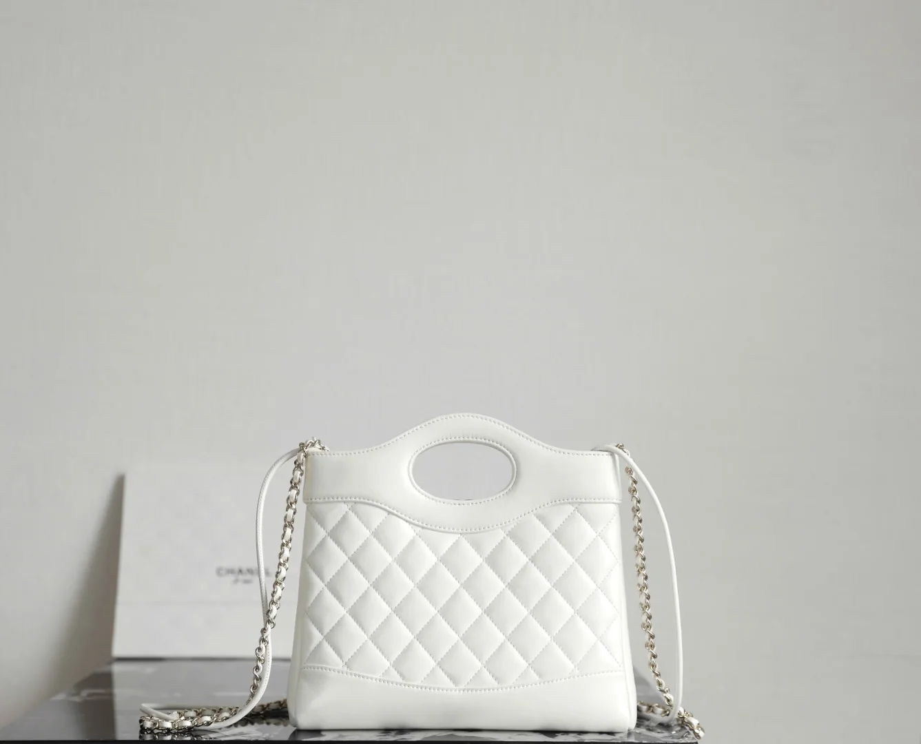 샤넬 화이트 램스킨 미니 가방 C-531 상세 이미지 5