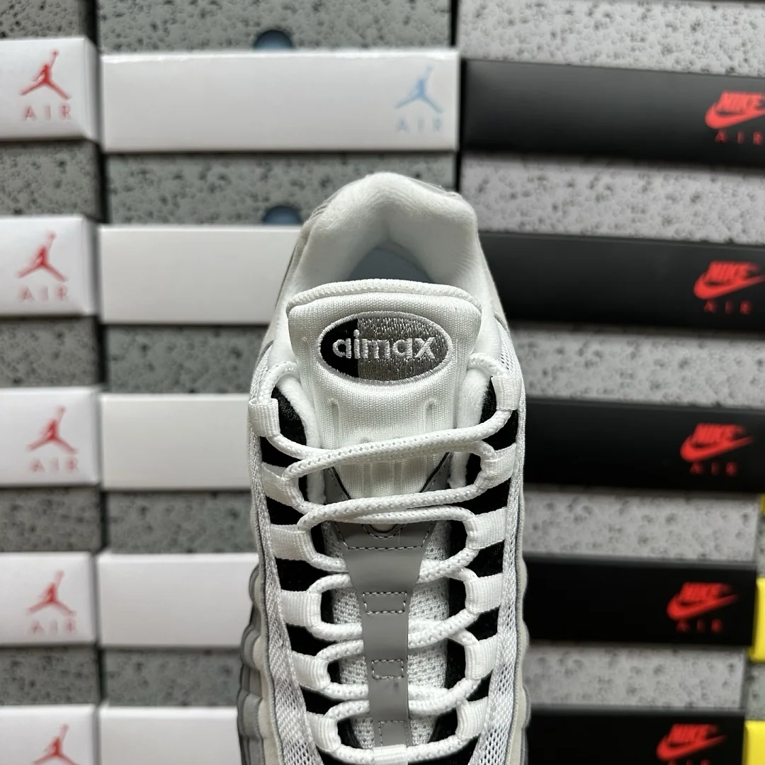 나이키 [KZ2.0] 에어 맥스 95 OG HM4740-007 201561 Nike Air Max 95 OG Big Bubble Granite 상세 이미지 9
