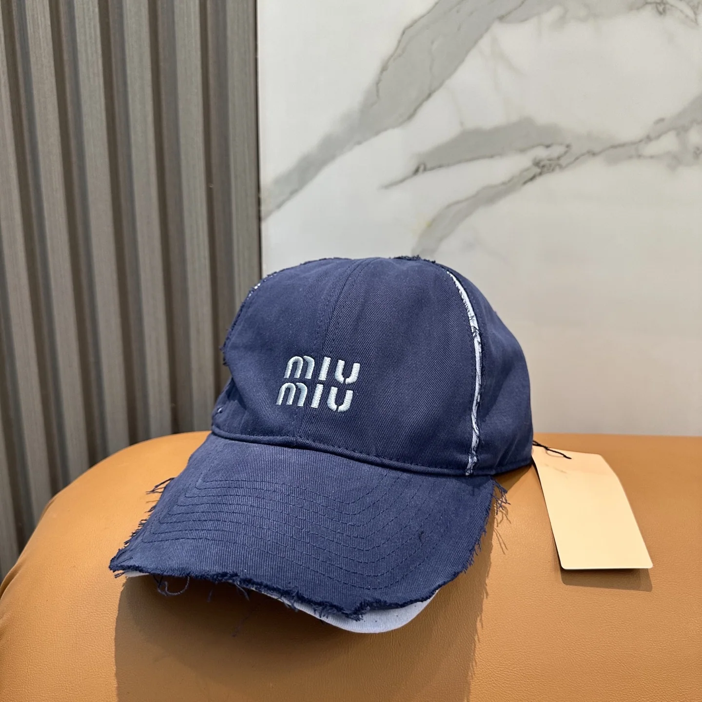미우미우 자수 야구모자 상세 이미지 8