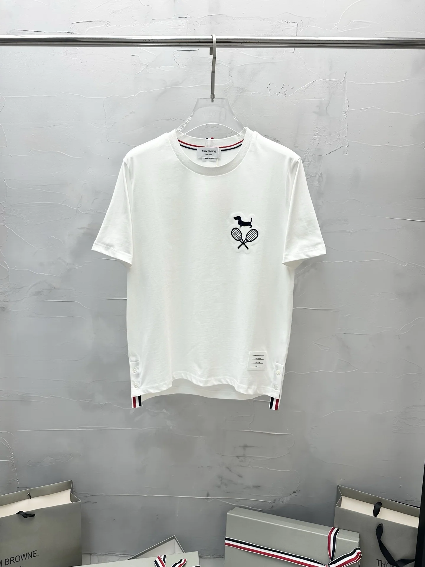 톰브라운 테니스 퍼피 크루넥 반팔 티셔츠 상세 이미지 1