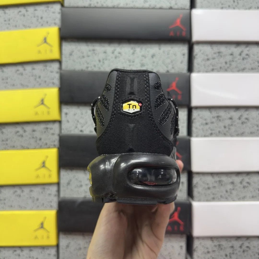 나이키 [BD] 에어 맥스 플러스 올블랙 FD0670-001 201902 Nike Air Max Plus 상세 이미지 8