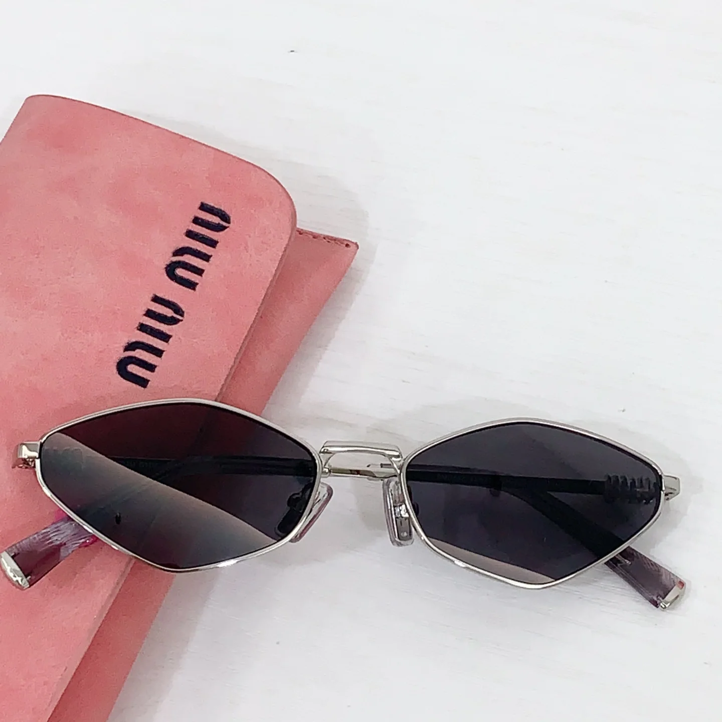 미우미우 선글라스 73130 Miu Miu Sunglasses 상세 이미지 4