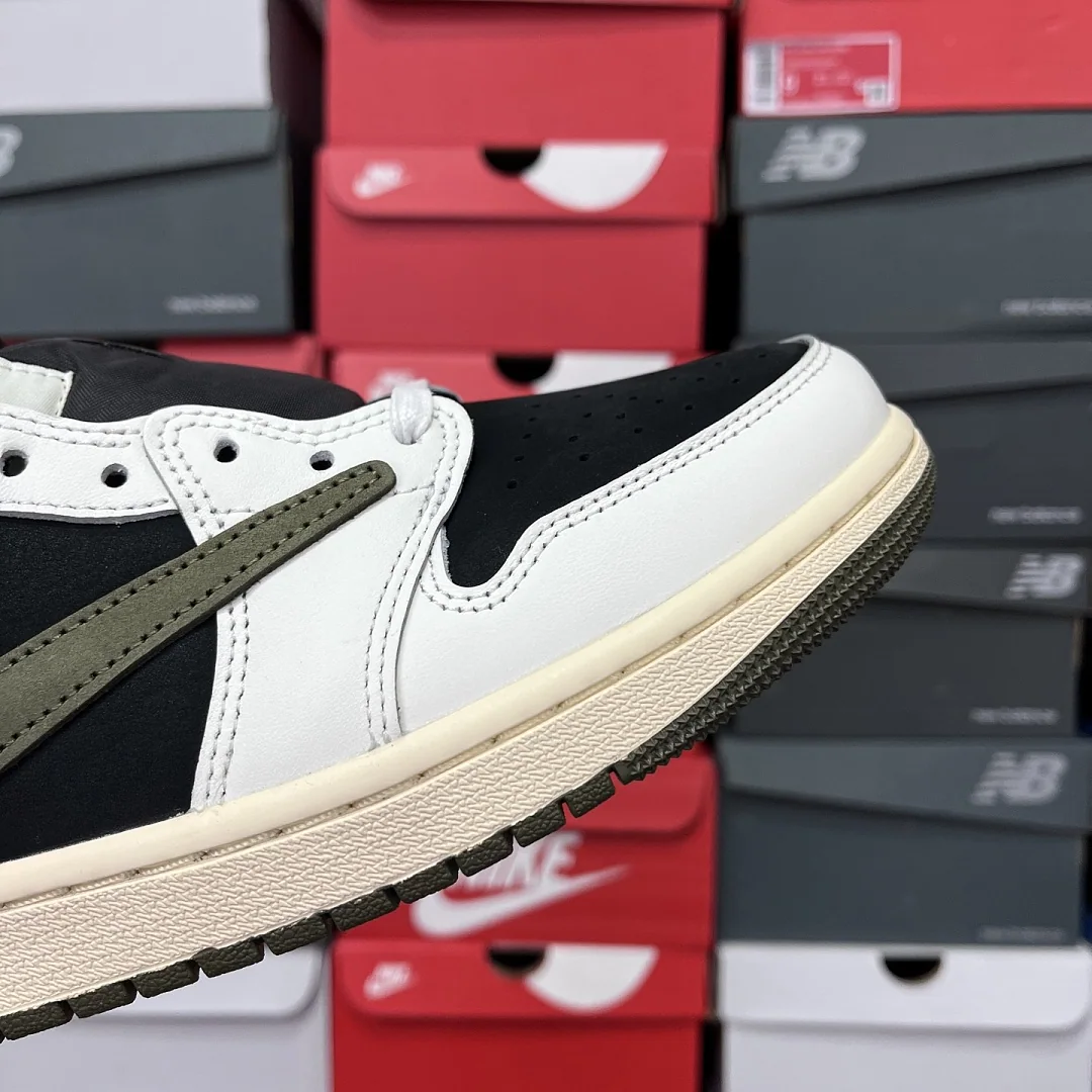 나이키 [FK] DZ4137-106 201833 Nike Travis Scott Olive 5.0 상세 이미지 4