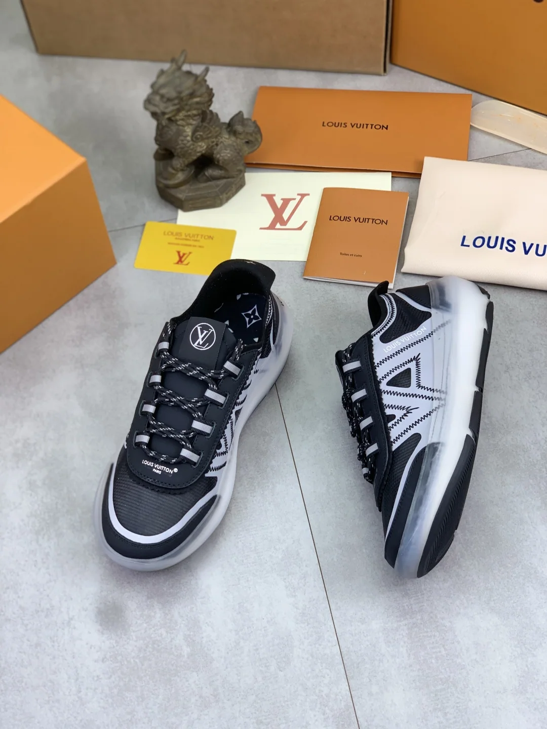 루이비통 LV 런 2.0 메시 스니커즈 상세 이미지 3