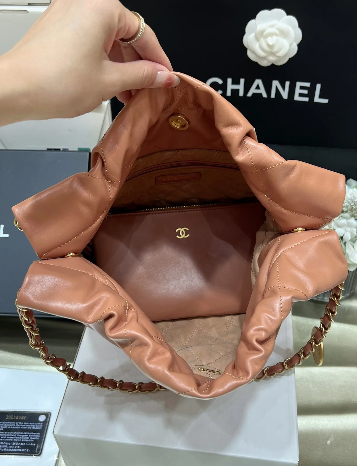 샤넬 카라멜 송아지가죽 가방 AS3260 상세 이미지 7