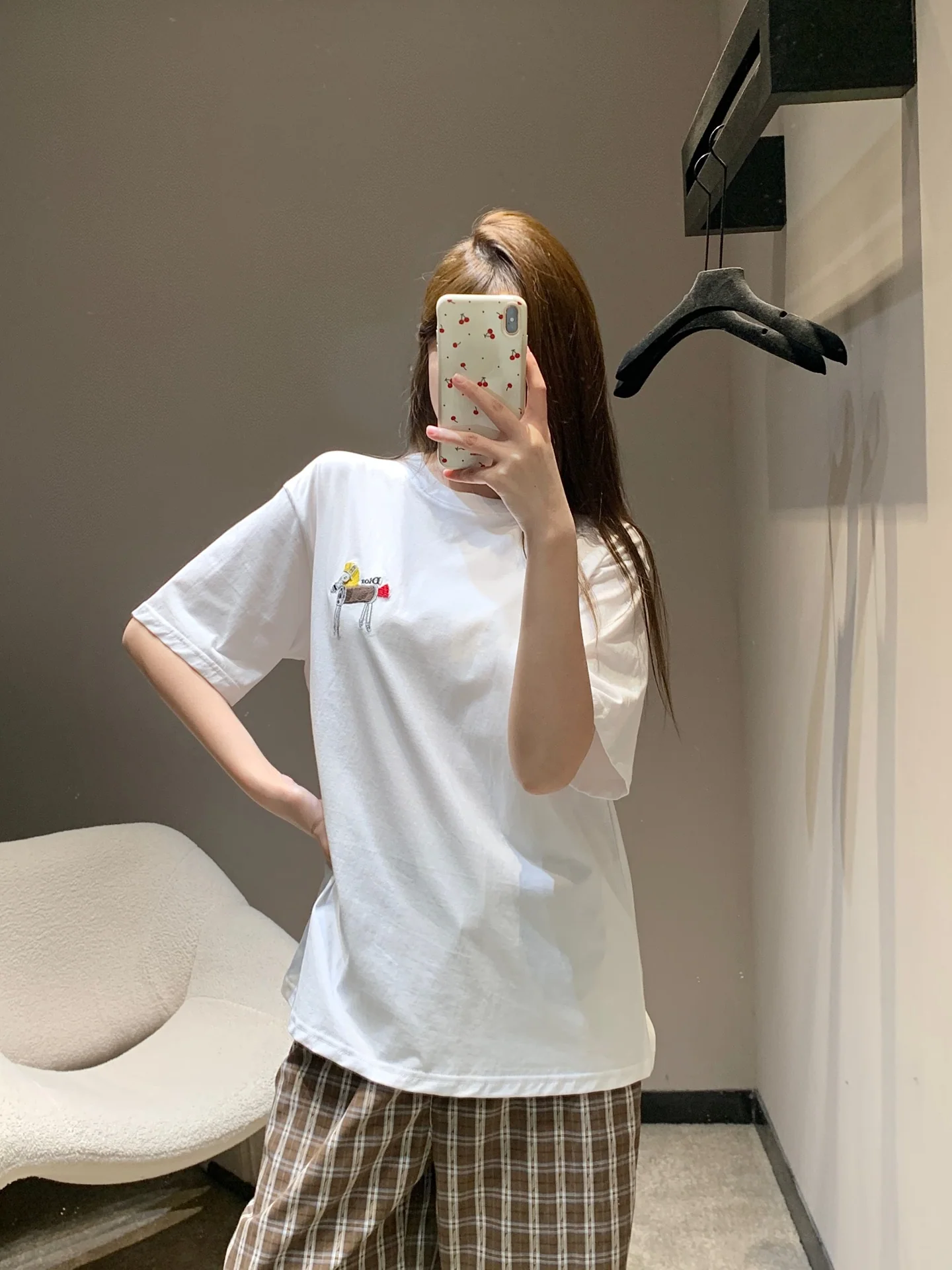 디올 포니 자수 오버사이즈 여성 반팔 티셔츠 26 SS 상세 이미지 9