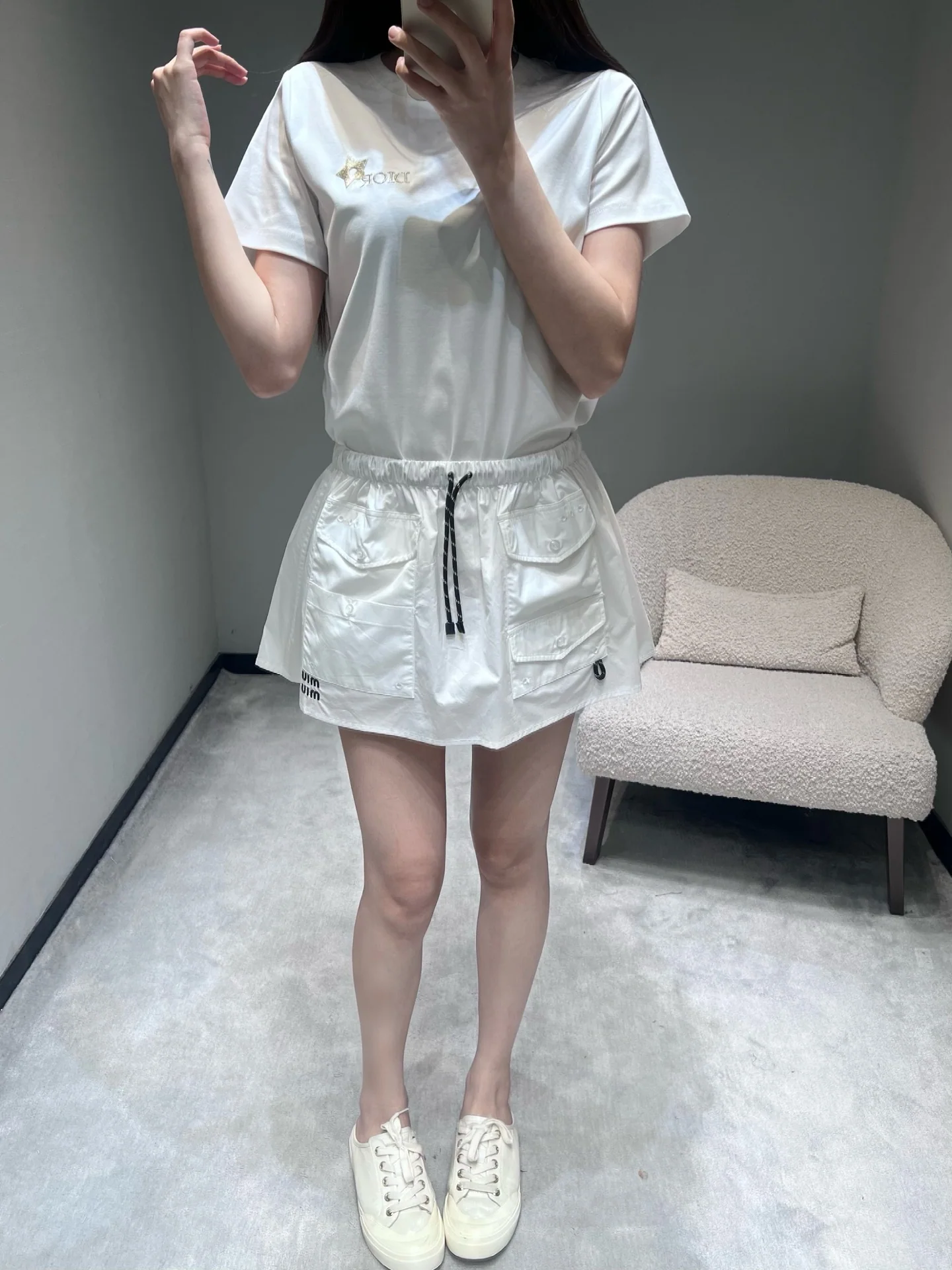 디올 스타 자수 라운드넥 여성 반팔 티셔츠 상세 이미지 8