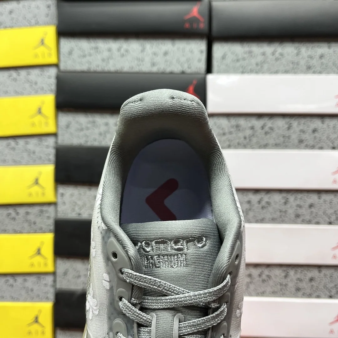 나이키 [CG] 보메로 프리미엄 IO0028-001 201997 Nike Vomero Premium 상세 이미지 4