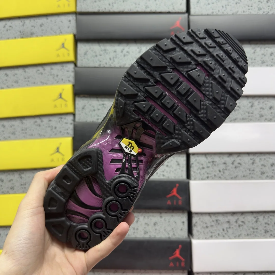 나이키 [BD] 에어 맥스 플러스 FJ5981-010 201915 Nike Air Max Plus Black Pink 상세 이미지 5