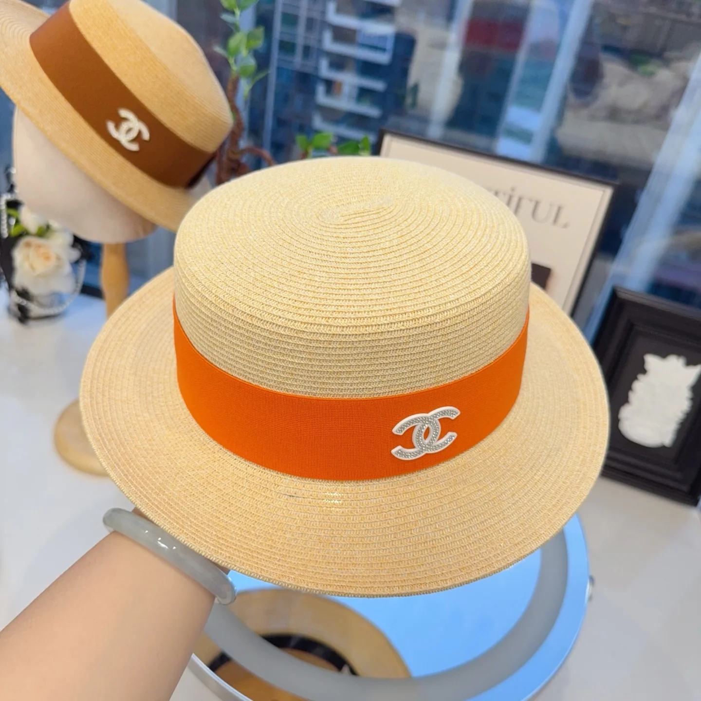 샤넬 가느다란 삼가닥 땋음 장식 플랫 탑 모자 상세 이미지 8