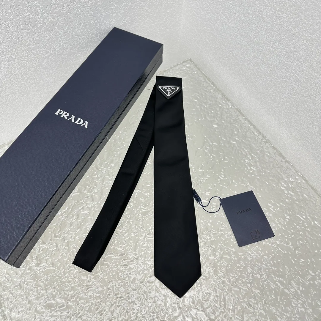 프라다 삼각 로고 넥타이 상세 이미지 1