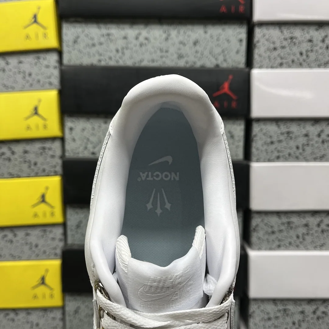 나이키 [XY/PB] 에어 포스 1 로우 SP CZ8065-100 201734 Nike Air Force 1 Low SP Drake NOCTA 상세 이미지 4