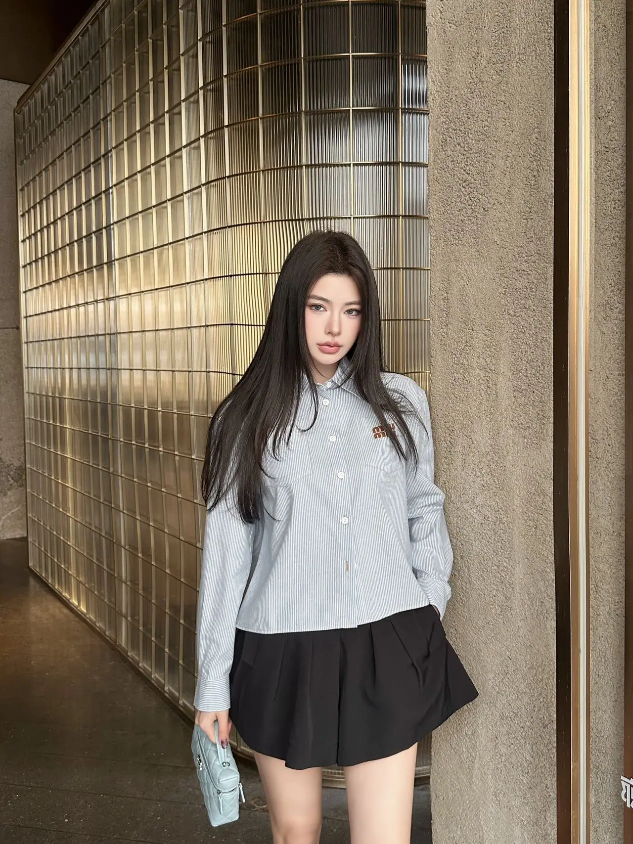미우미우 스트라이프 카라 여성 셔츠 상세 이미지 9
