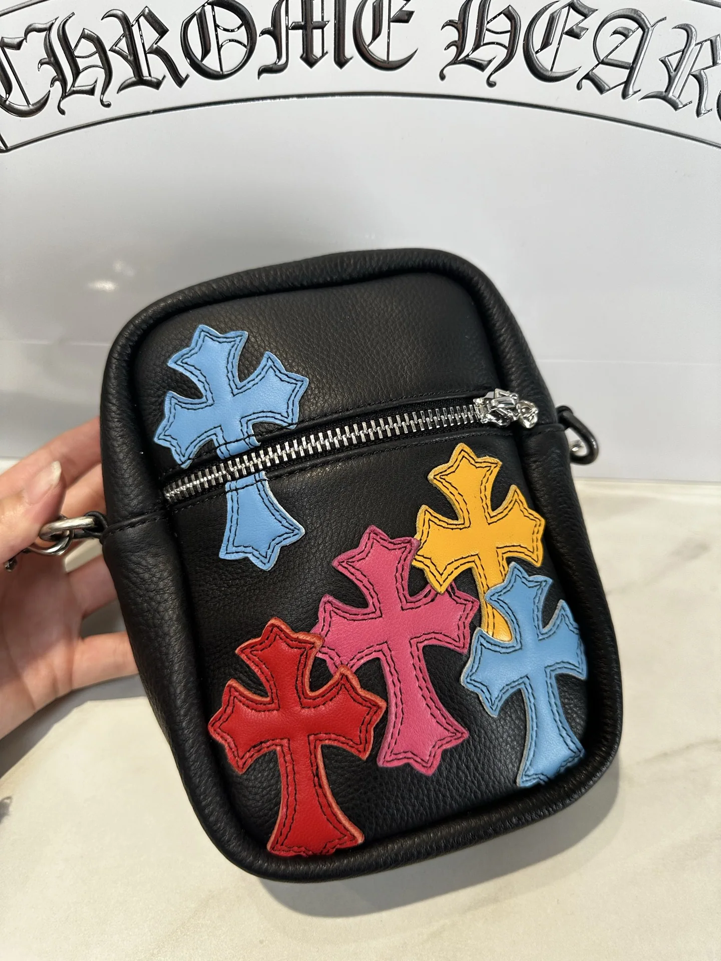 크롬하츠 컬러 가죽 테이크 카메라백 상세 이미지 1