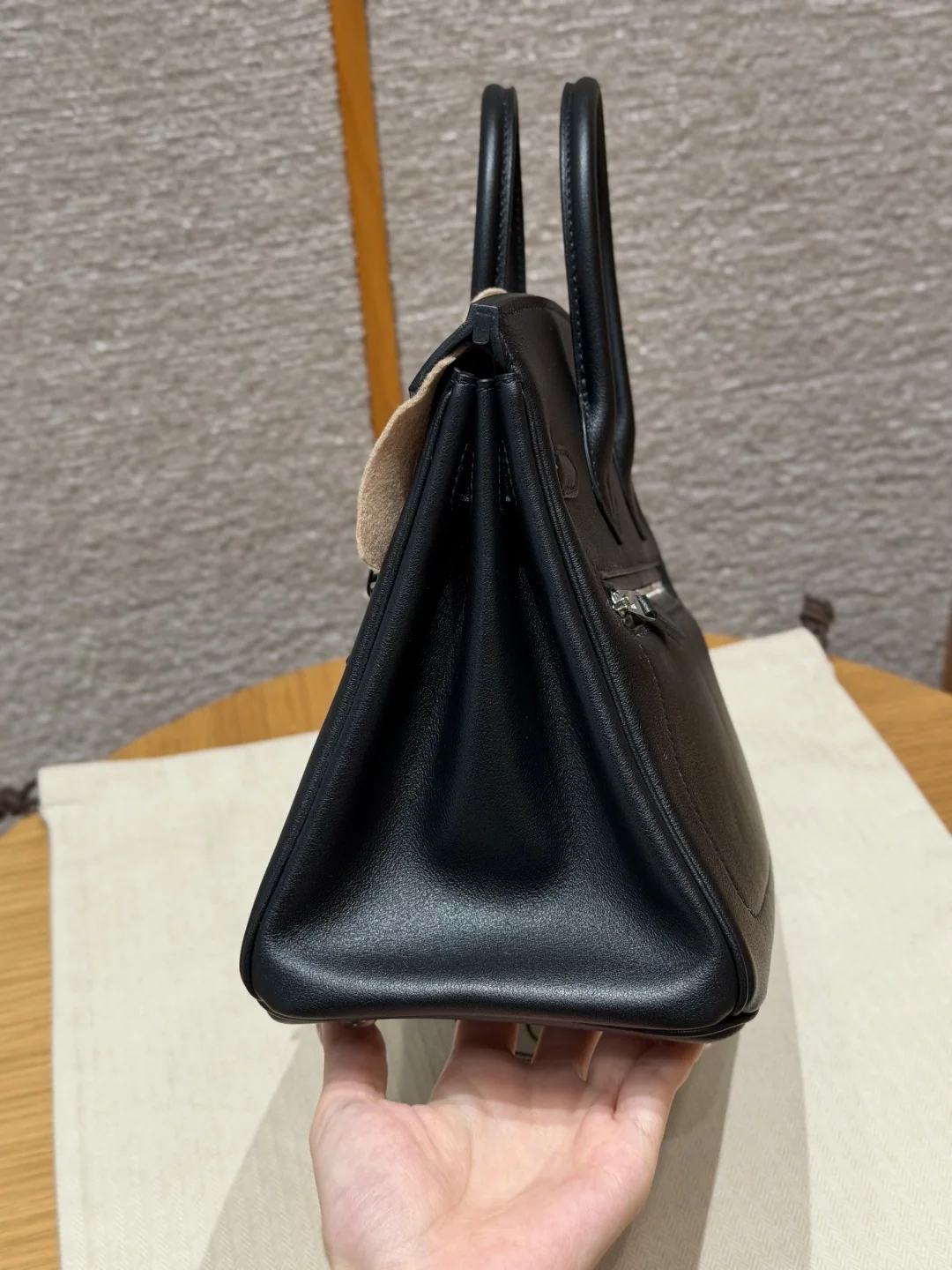 에르메스 버킨 25 블랙 가죽 가방 상세 이미지 4