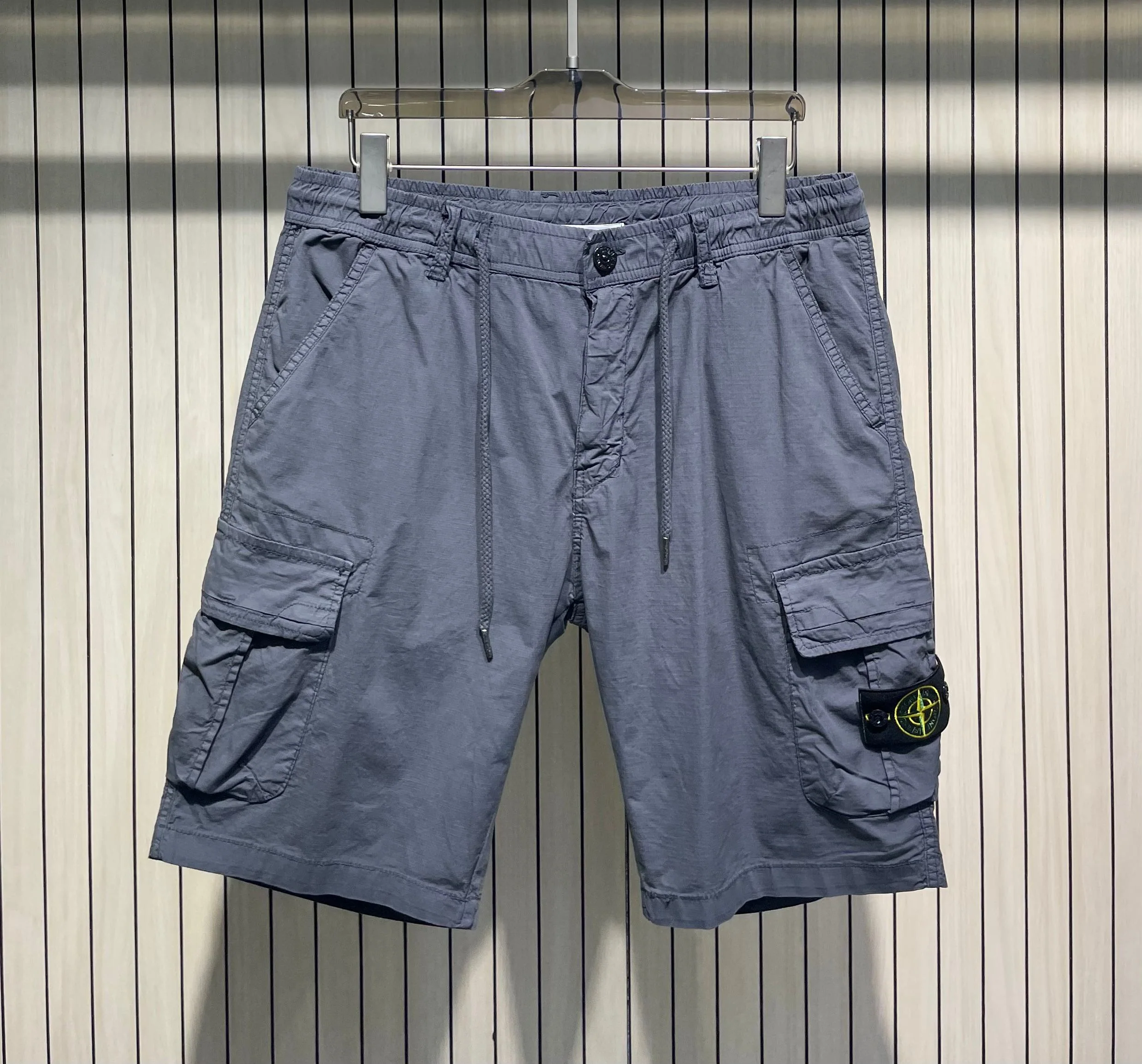 스톤아일랜드 뉴로고 카고 반바지 상세 이미지 6