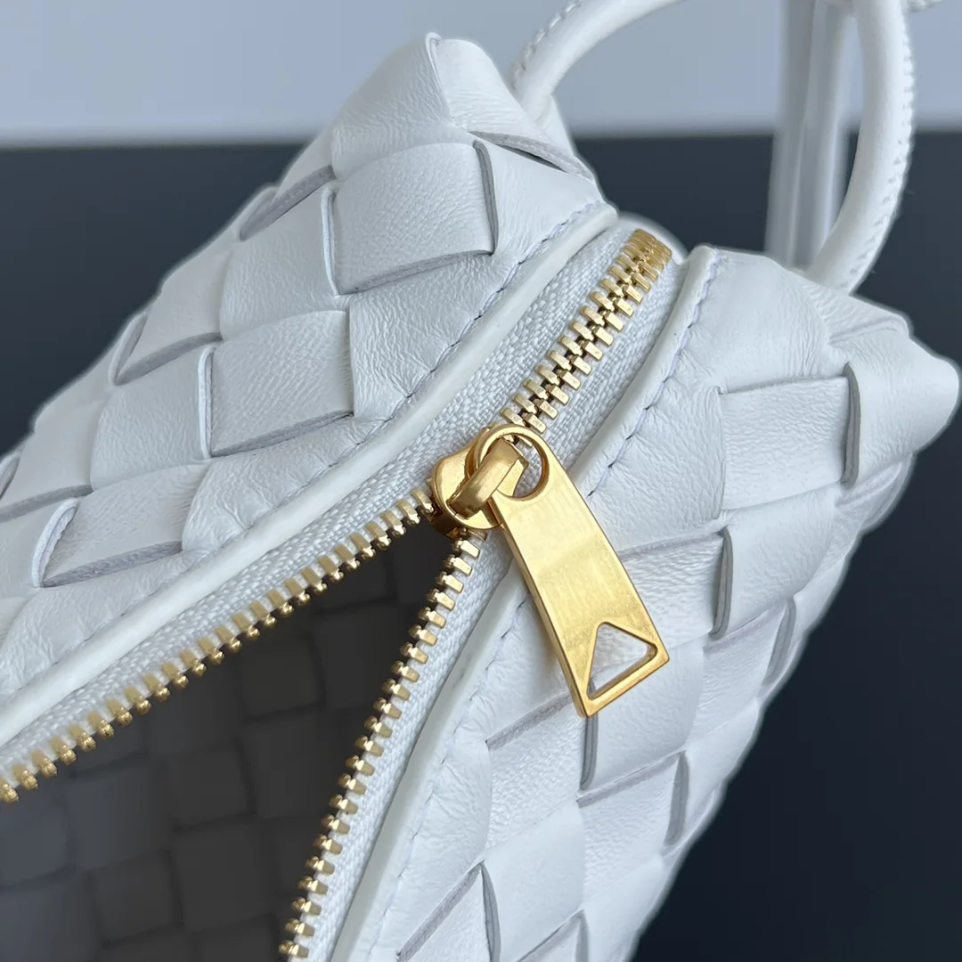 보테가베네타 램스킨 클래식 카메라백 상세 이미지 7