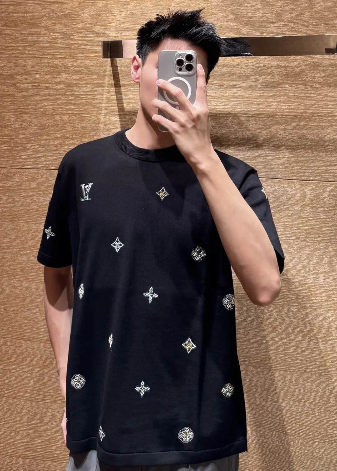 루이비통 F 장식 라인스톤 자수 반팔 셔츠 상세 이미지 8