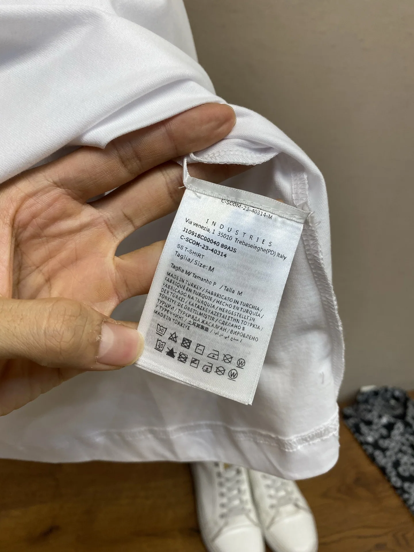 몽클레어 레터 배지 프린트 남성 반팔 티셔츠 상세 이미지 9