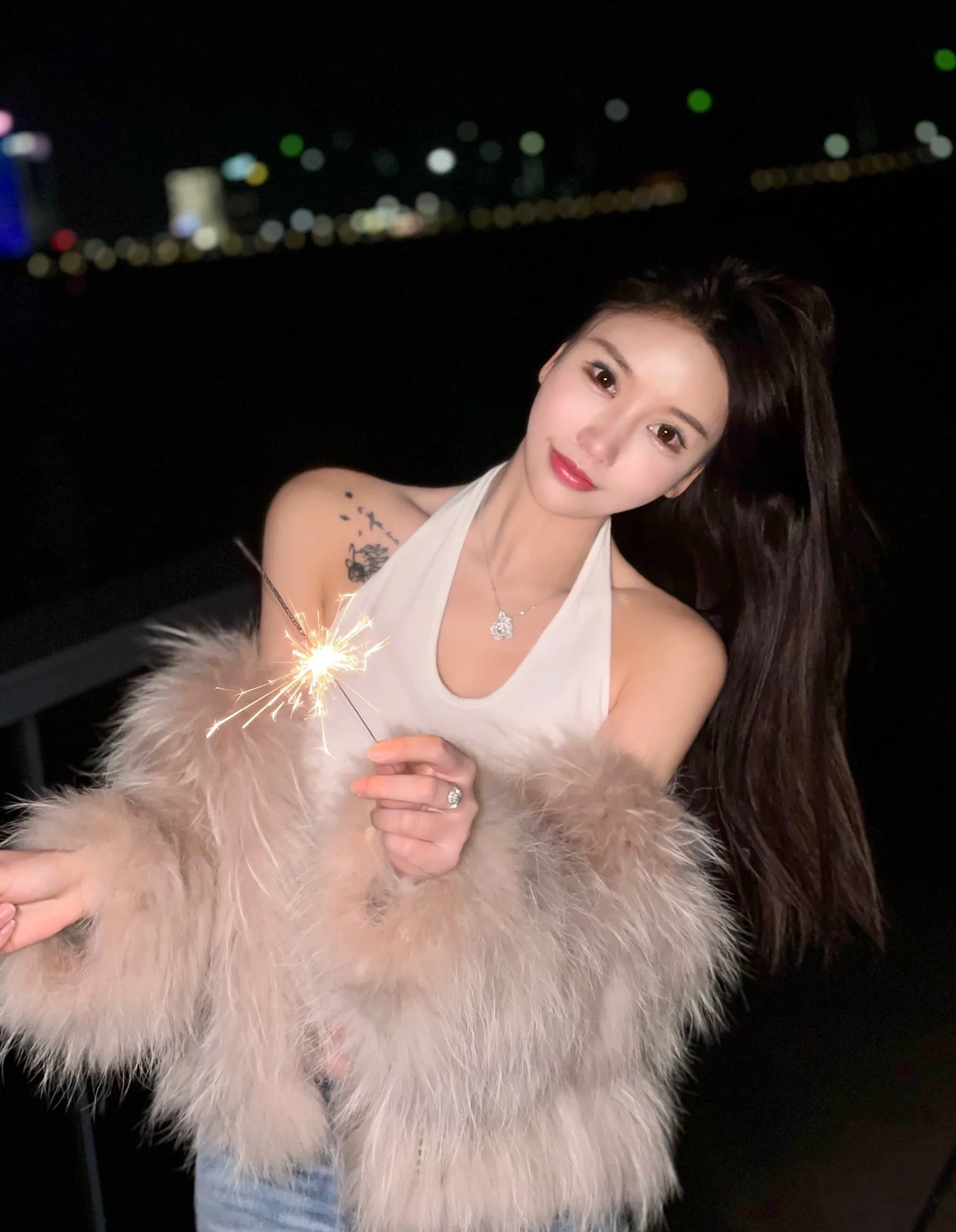 디올 장미 모티브 다이아몬드 스털링 실버 목걸이 상세 이미지 6