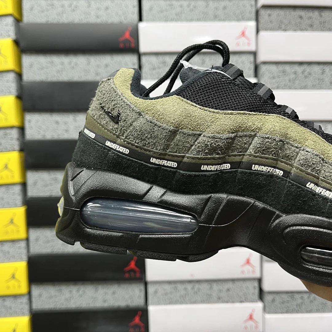 나이키 [KZ2.0] 에어 맥스 95 SP IB4523-200 201675 Nike Air Max 95 SP Undefeated Geo La 상세 이미지 7