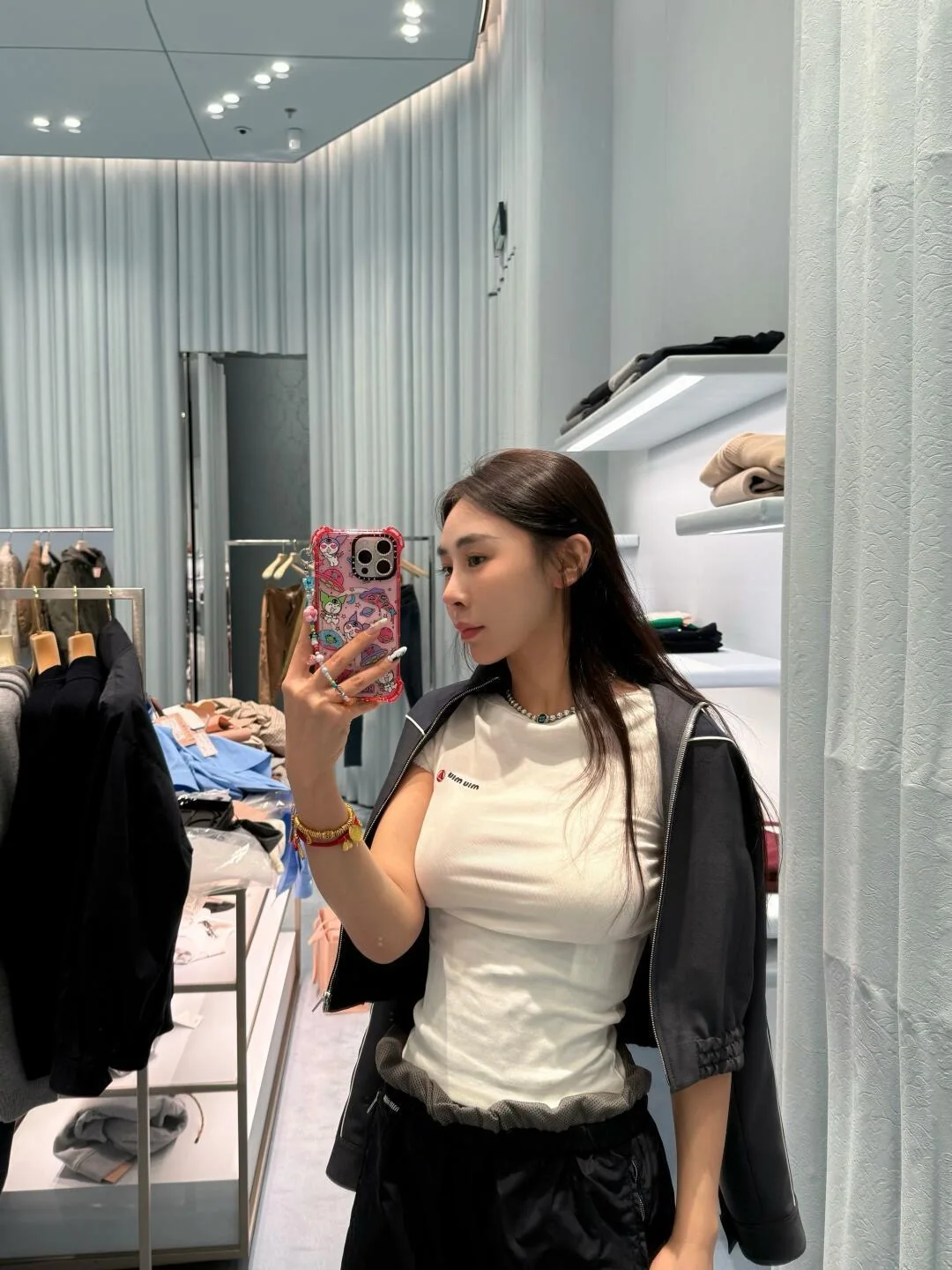 미우미우 에나멜 문자 장식 목걸이 상세 이미지 9