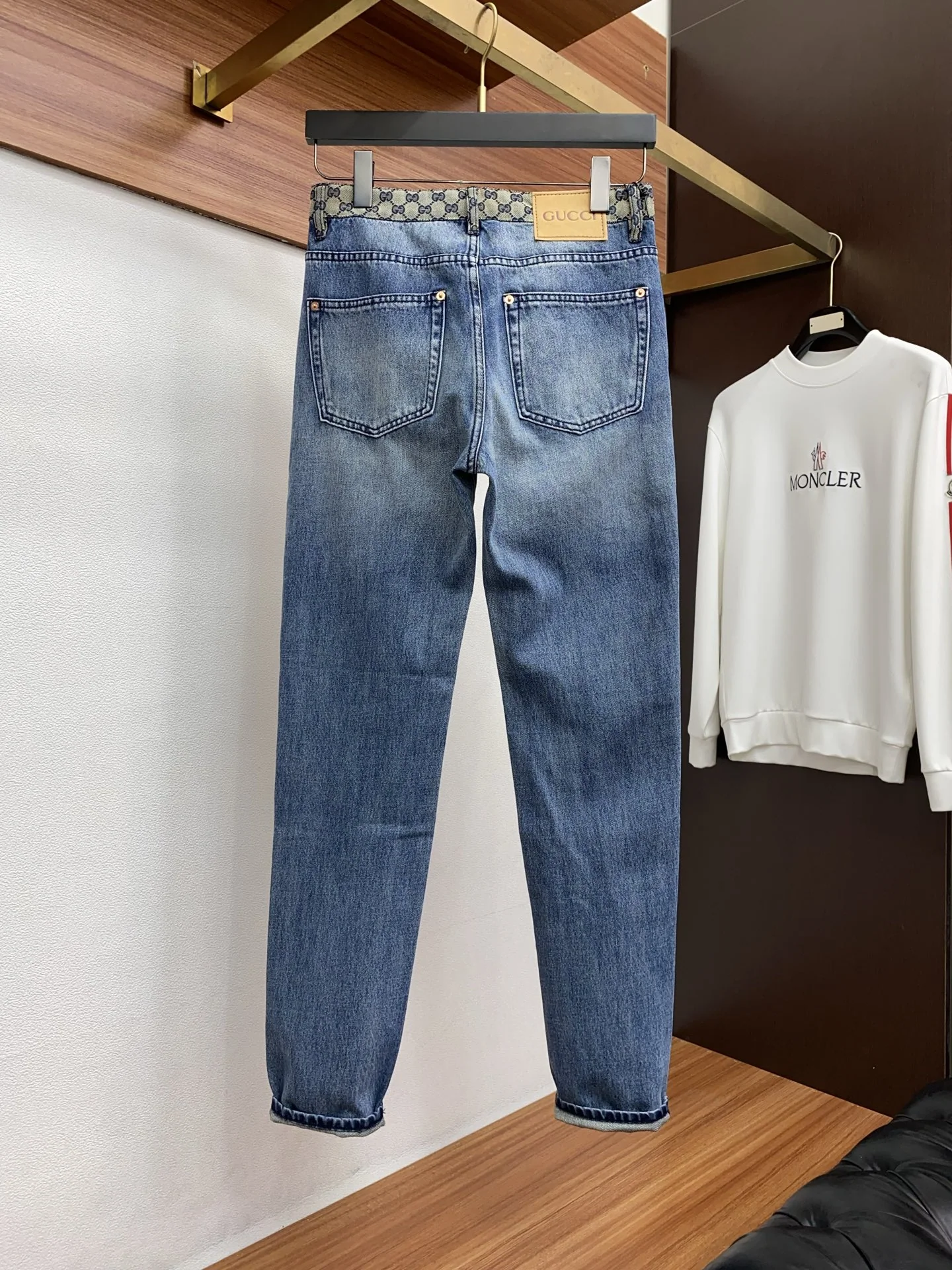 구찌 슬림 핏 스트레이트 레그 진 남성 바지 상세 이미지 8