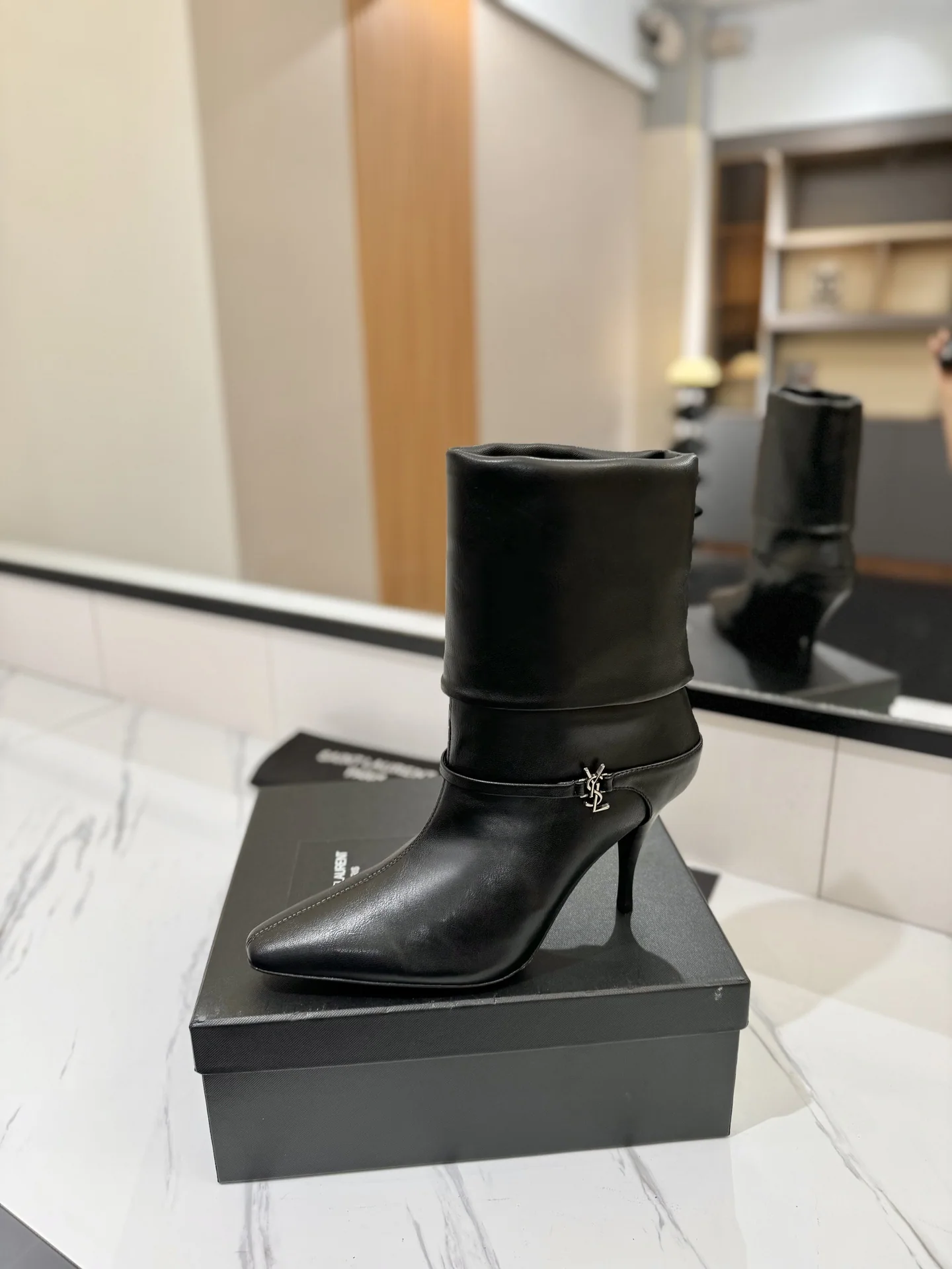 생로랑 YSL 앵클 부츠 9439 상세 이미지 4
