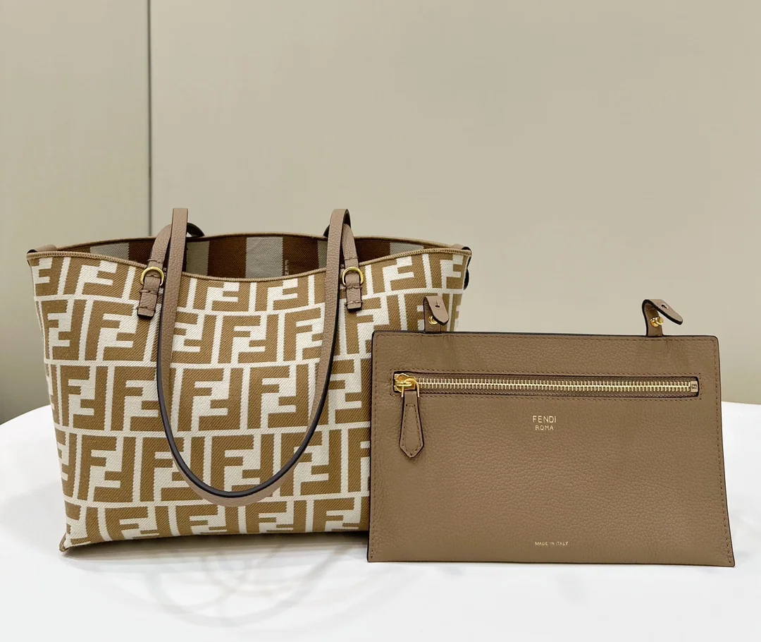 펜디 페퀸 스트라이프 양면 토트백 상세 이미지 2