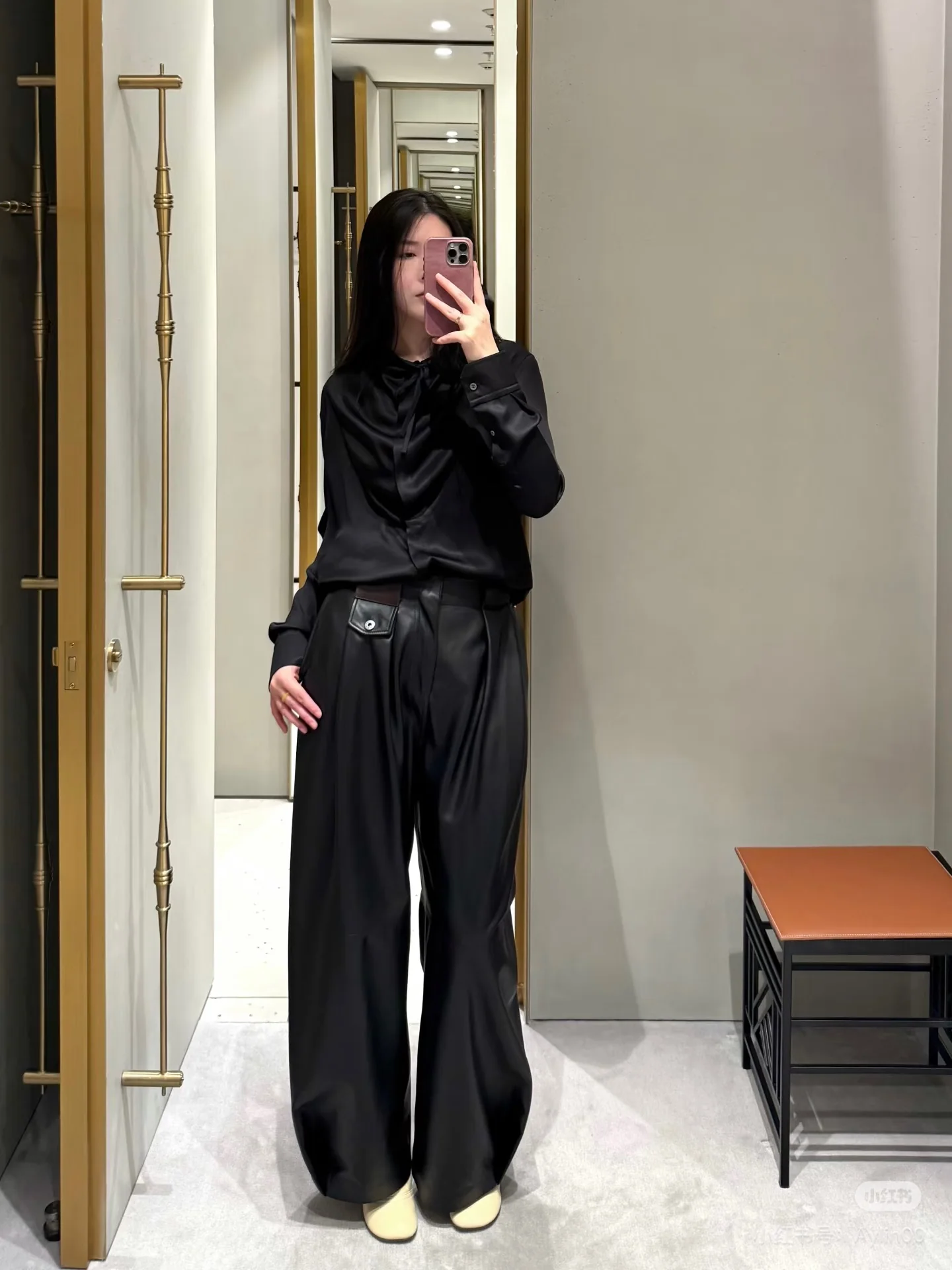 로에베 플리츠 와이드 가죽 바지 26 SS 상세 이미지 2