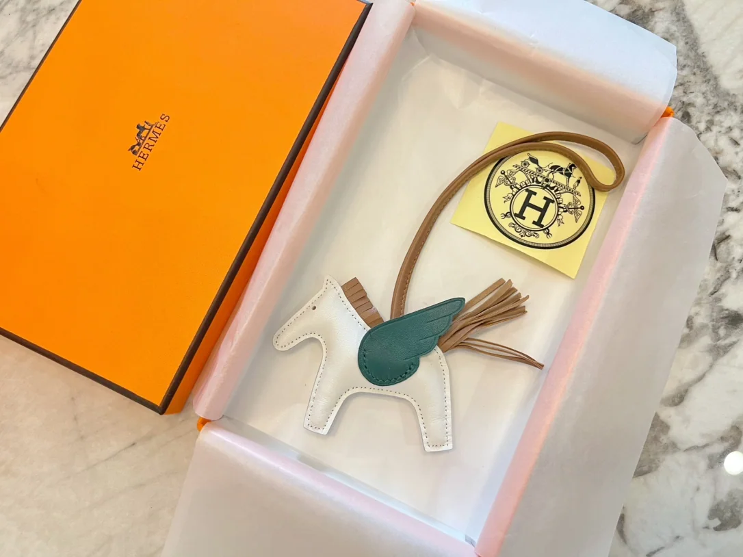 에르메스 페가수스 램스킨 키링 상세 이미지 4