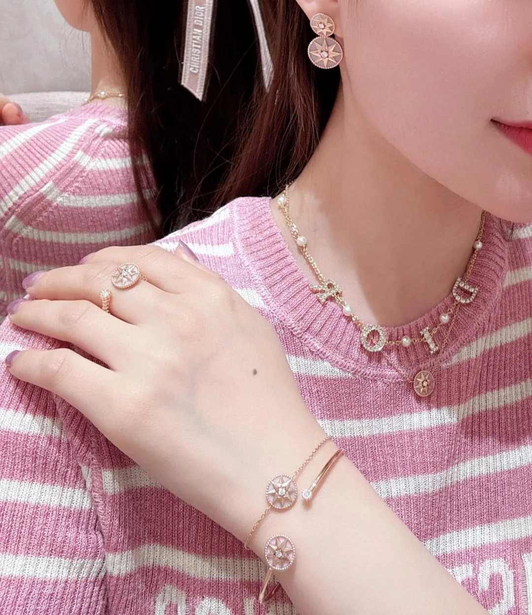 디올 로즈 드 방 18 K 골드 다이아몬드 목걸이 상세 이미지 3