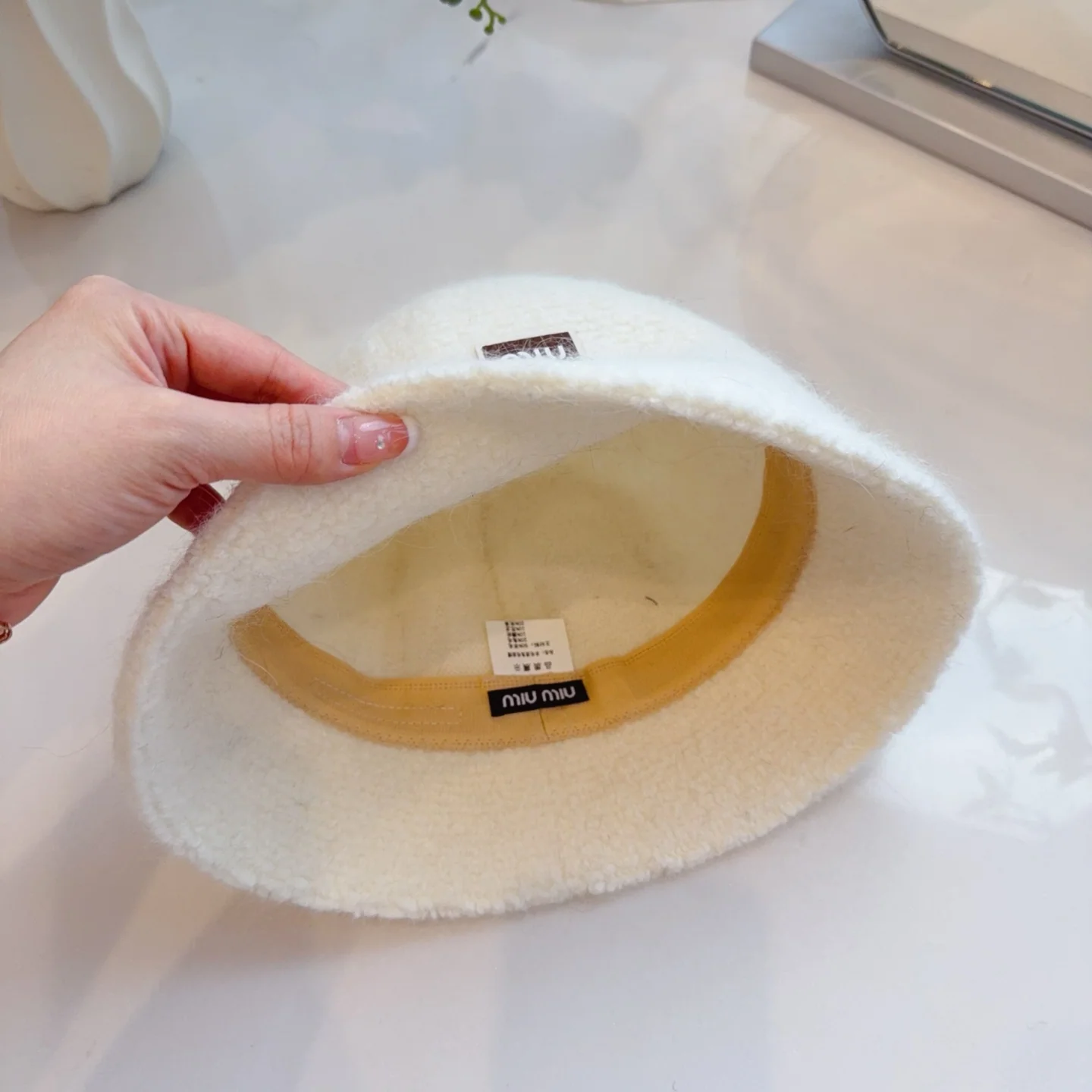 미우미우 모자 81329 Miu Miu Cap 상세 이미지 8