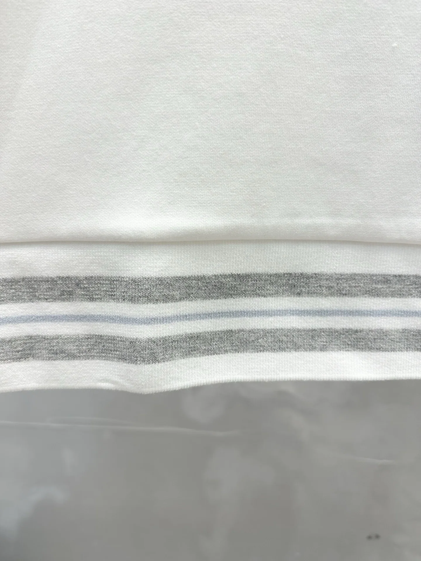 톰브라운 컬러블록 양면 면 크루넥 반팔 티셔츠 상세 이미지 6