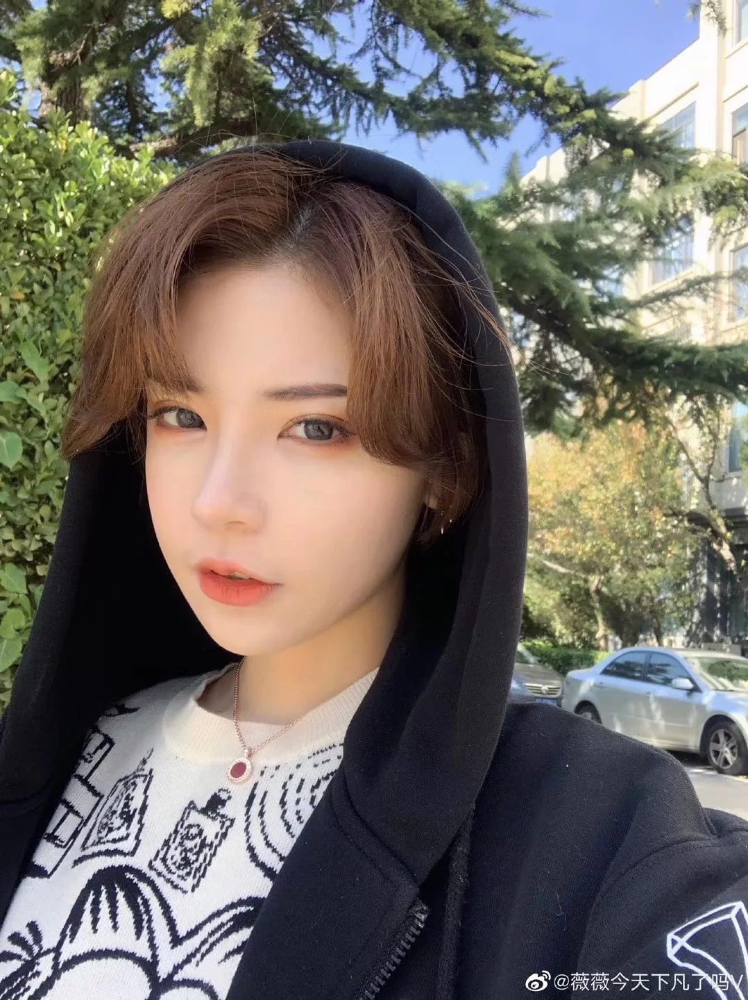 불가리 블랙&화이트 리버시블 목걸이 상세 이미지 2