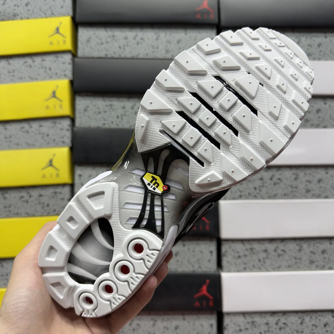 나이키 [BD] 에어 맥스 플러스 DM2362-001 201869 Nike Air Max Plus Black White 상세 이미지 9