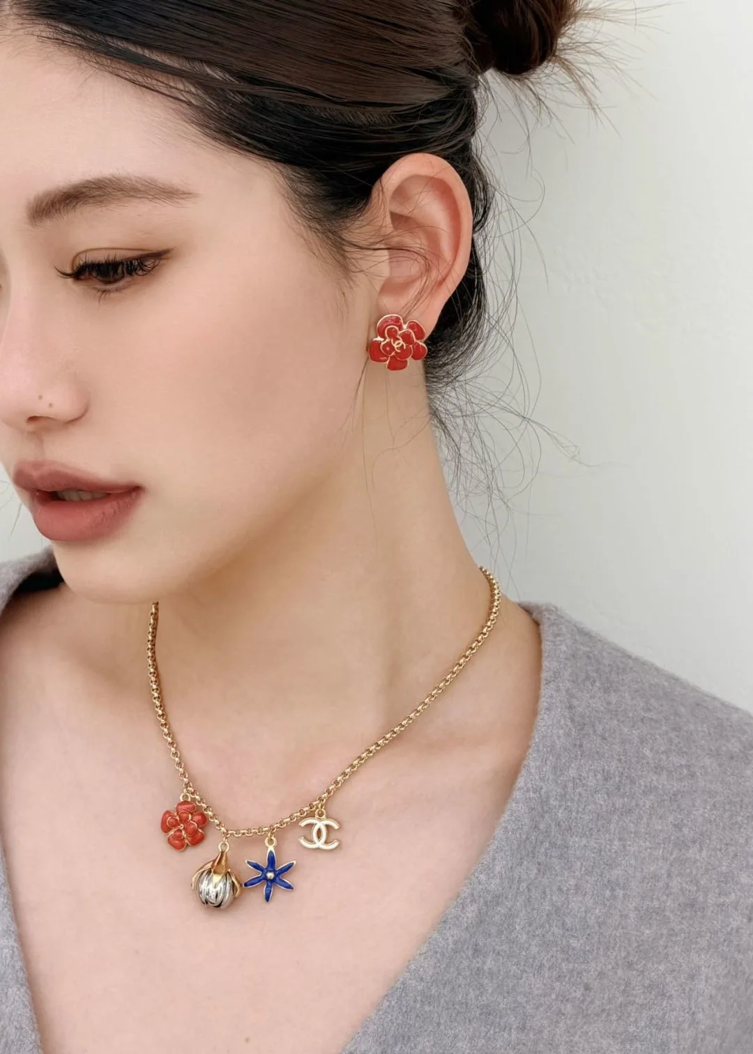 샤넬 카멜리아 더블 C 귀걸이 상세 이미지 6