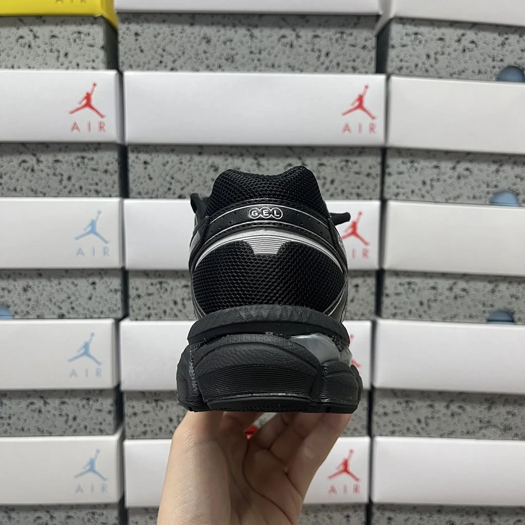 아식스 [TOP] 젤 큐뮬러스 16 1203A733-002 200316 Asics Gel-Cumulus 16 Black Pure Silver 상세 이미지 8