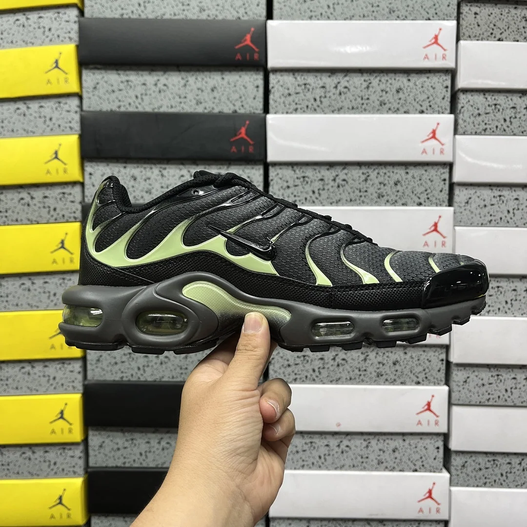 나이키 [DF] 에어 맥스 플러스 DM0032-035 201678 Nike Air Max Plus Iron Gray Light Liquid 상세 이미지 5