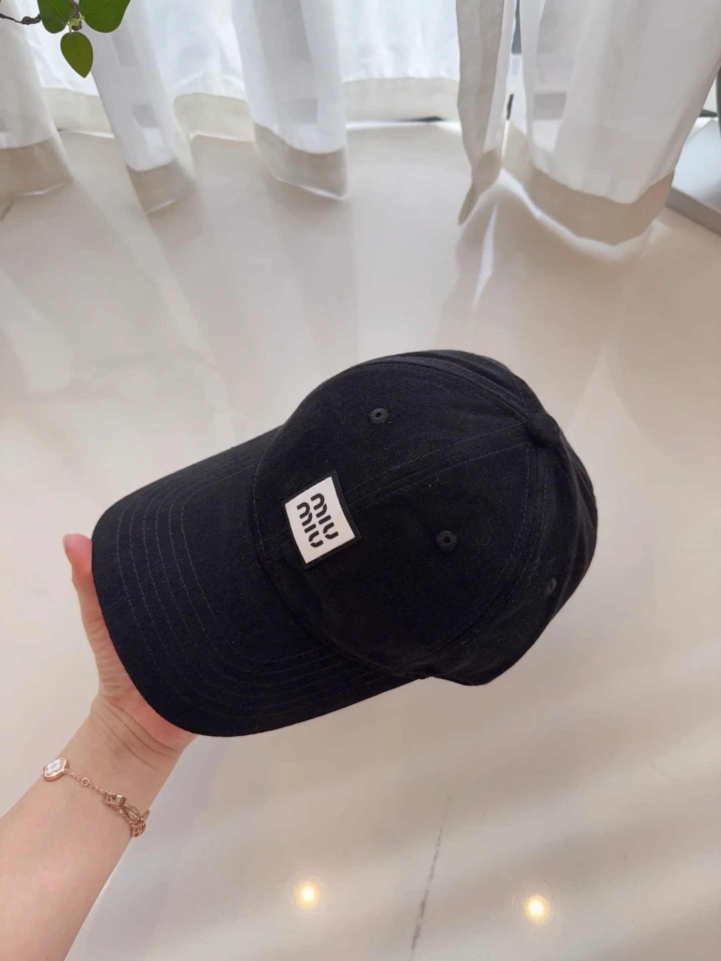 미우미우 모자 81343 Miu Miu Cap 상세 이미지 3