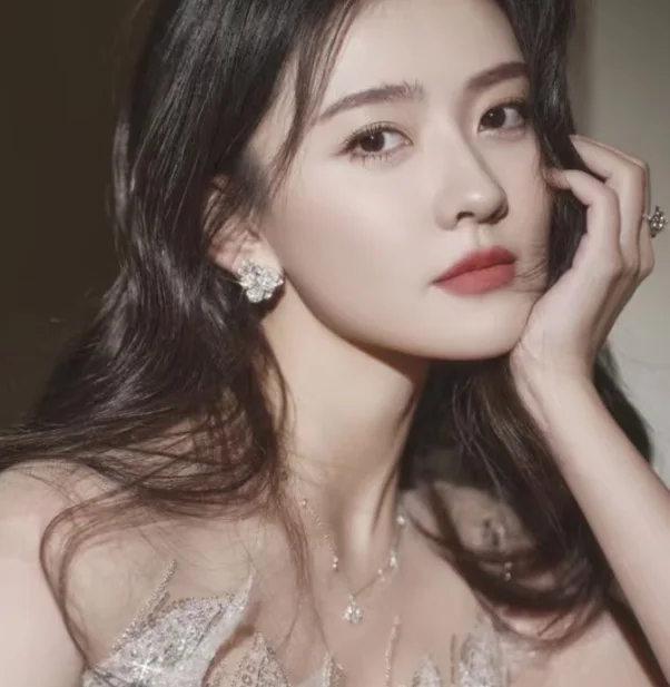 피아제 카스미소우 장미 3 송이 다이아몬드 목걸이 상세 이미지 6