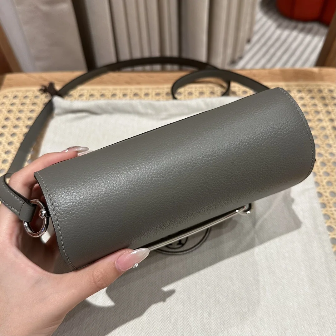 에르메스 돼지코 19 cm 송아지가죽 가방 상세 이미지 6