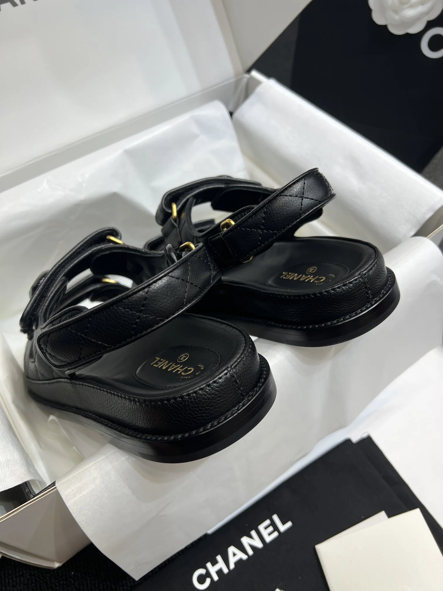 샤넬 라운드 버클 벨크로 비치 슈즈 상세 이미지 5