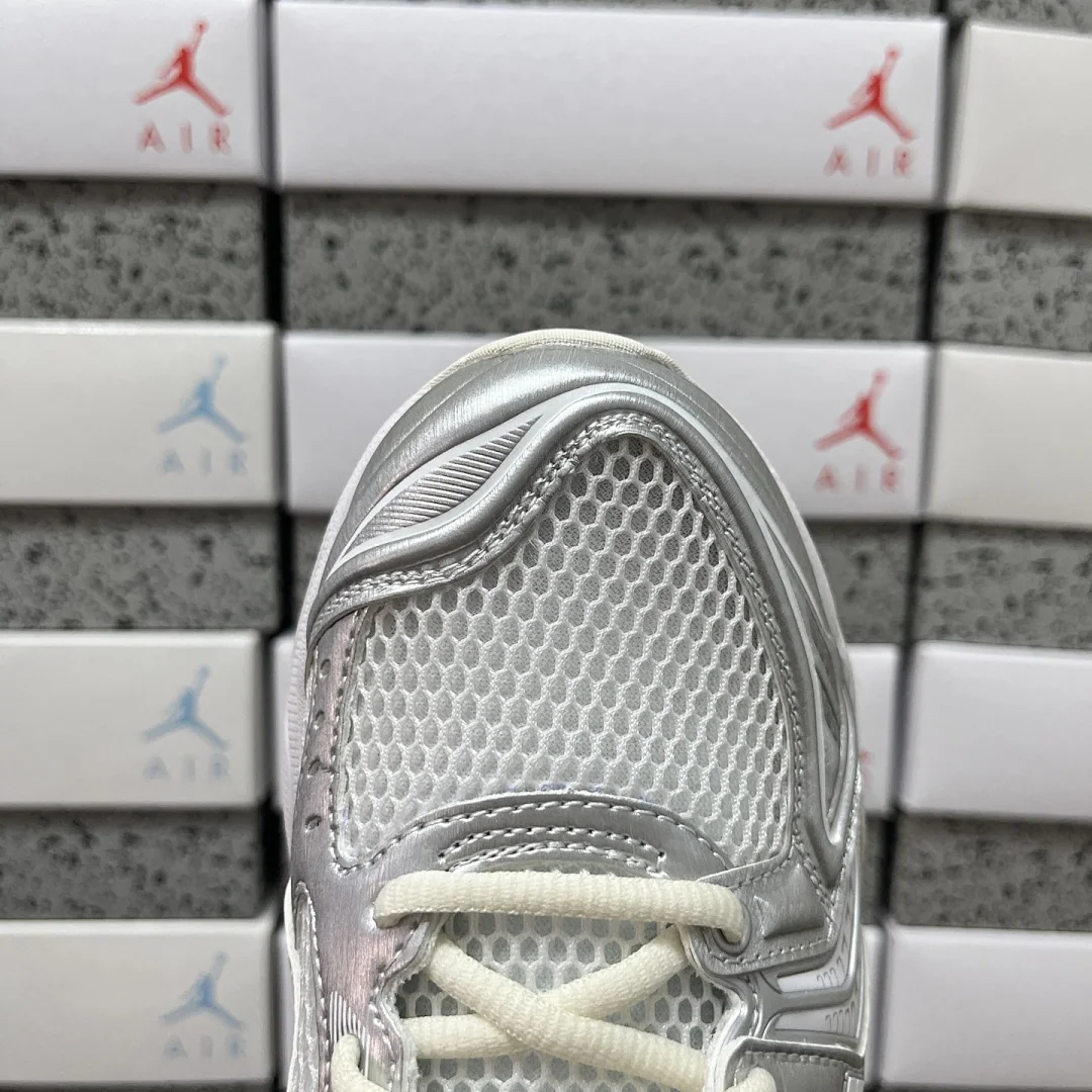 아식스 [TOP] 젤 카야노 14 1201A457-100 200308 Asics Gel-Kayano 14 JJJJound Silver White 상세 이미지 5