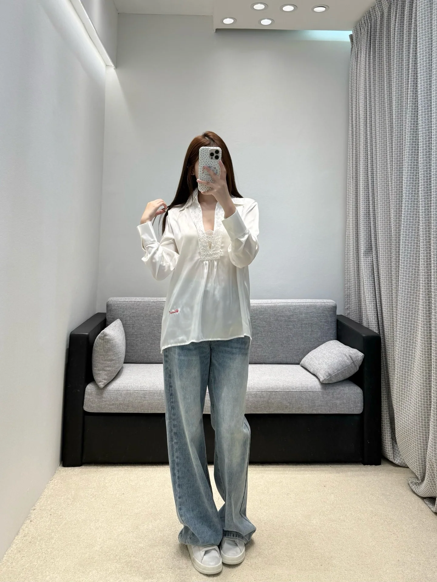 샤넬 새틴 레이스 V넥 여성 셔츠 상세 이미지 6