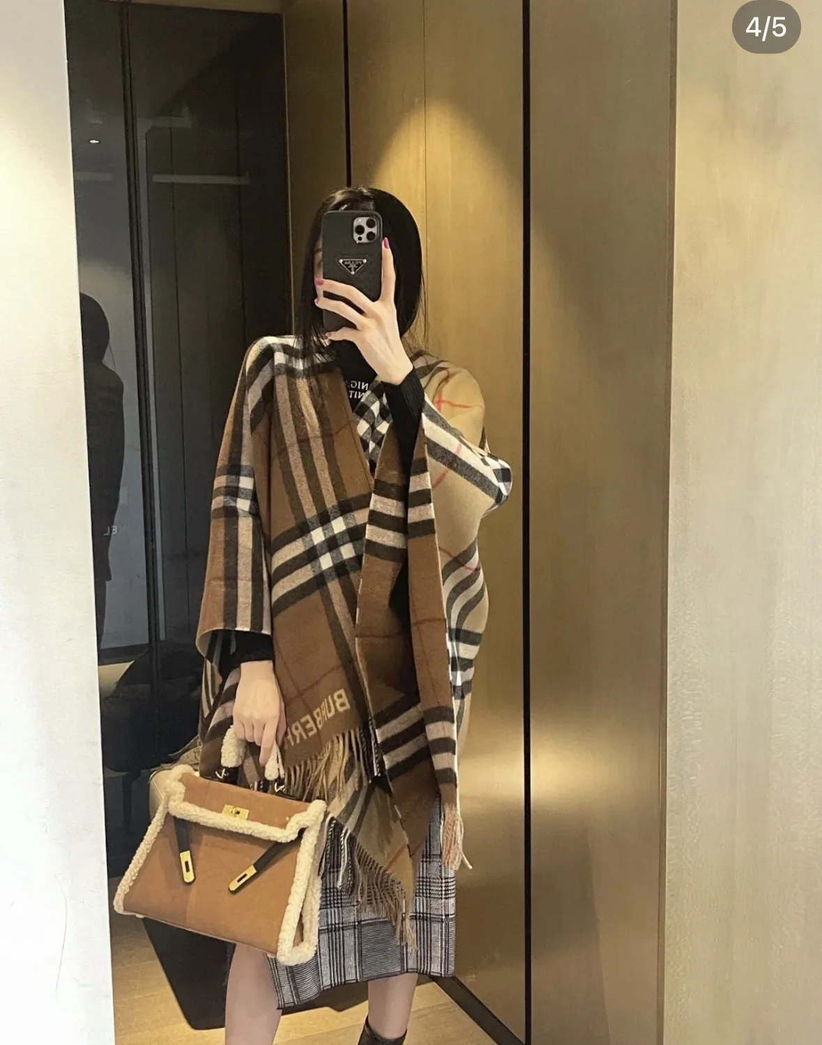 버버리 콘트라스트 체크 캐시미어 가디건 상세 이미지 3