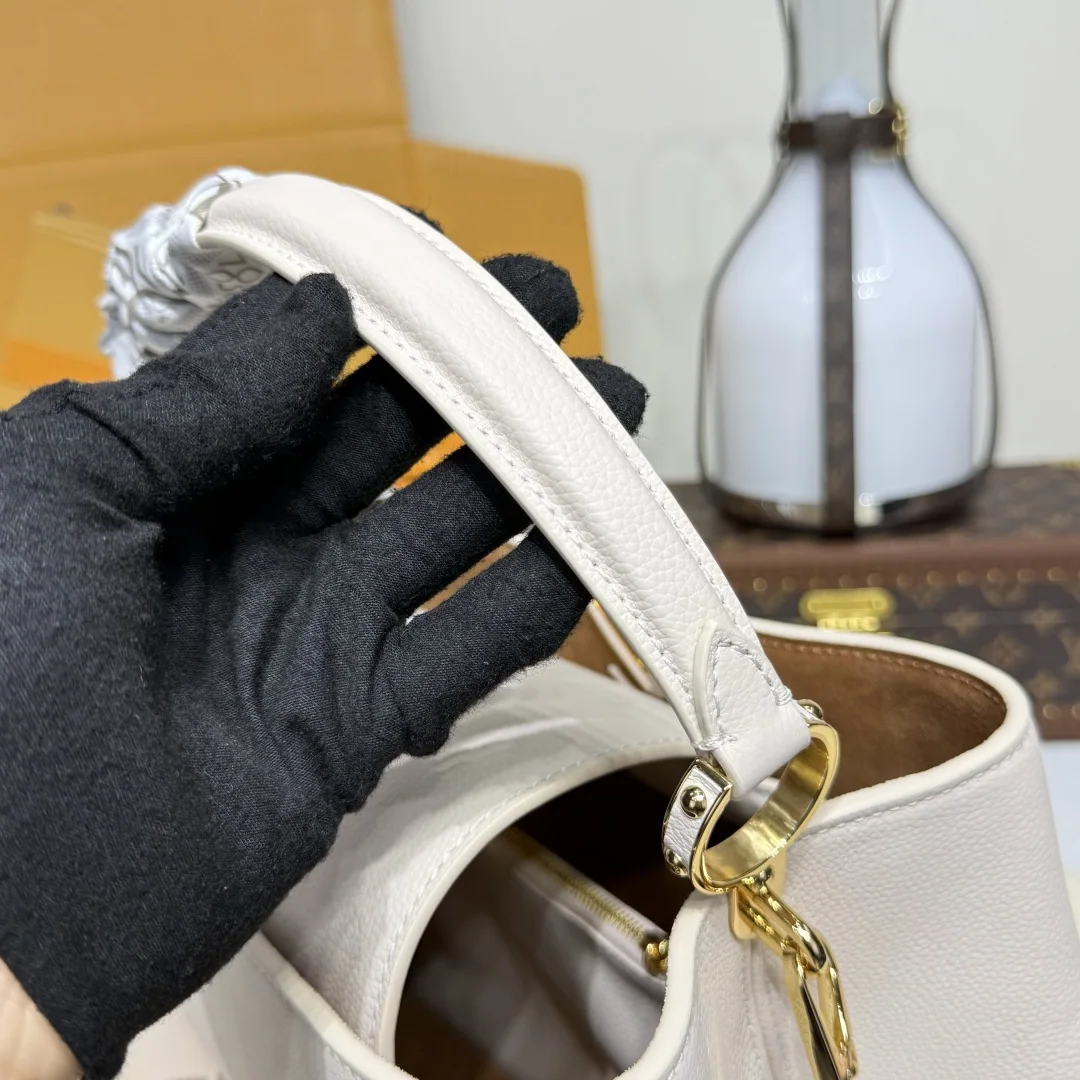 루이비통 카프시뉴 수플르 미디엄 핸드백 M14370 상세 이미지 8