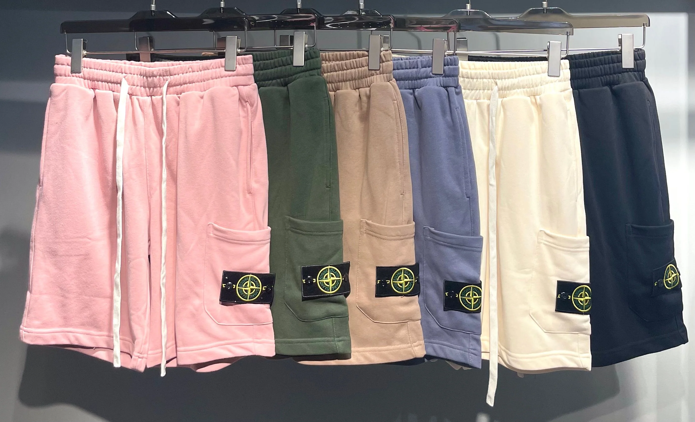 스톤아일랜드 남여공용 반바지 51368 Stone Island Shorts 상세 이미지 1