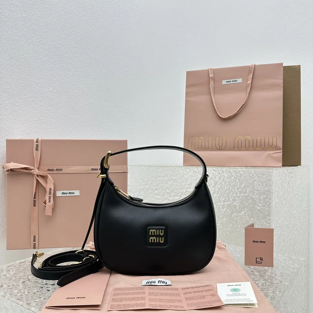미우미우 카프스킨 호보백 68195