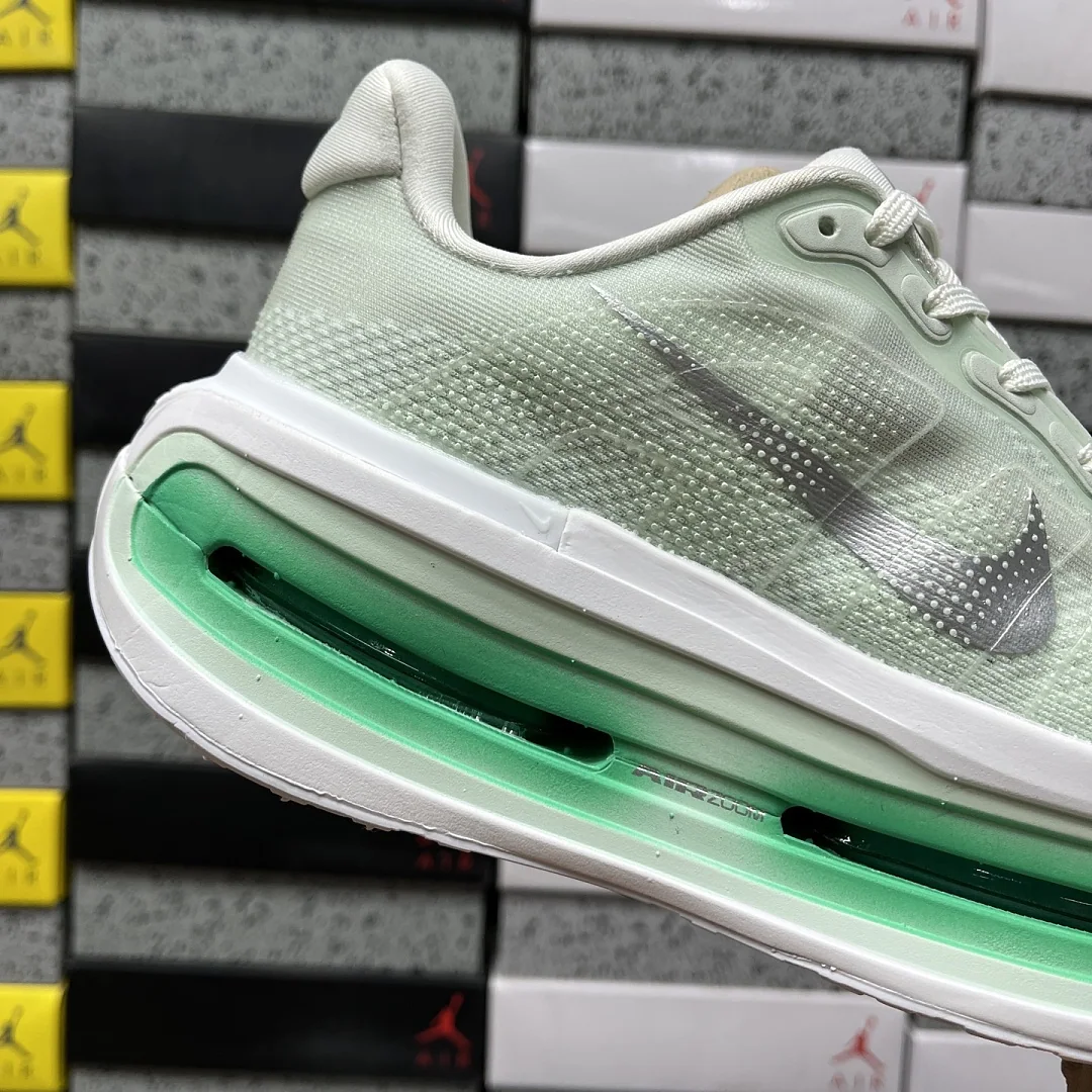 나이키 [5A] 보메로 프리미엄 HM5973-300 201650 Nike Vomero Premium Barely Green 상세 이미지 6